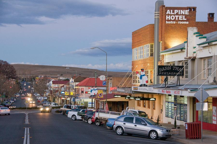 The Alpine Hotel คูมา ภายนอก รูปภาพ